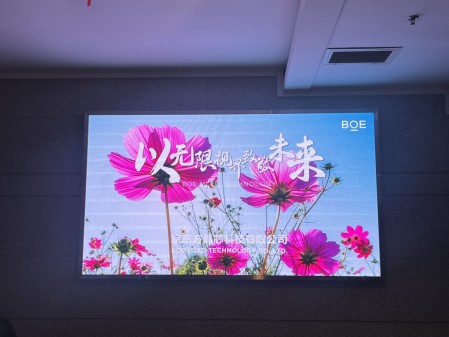 湖北常青花園室內全彩 BOE P2.5鋁底殼安裝完畢！  尺寸：2.88X1.6   像素點：1152X640