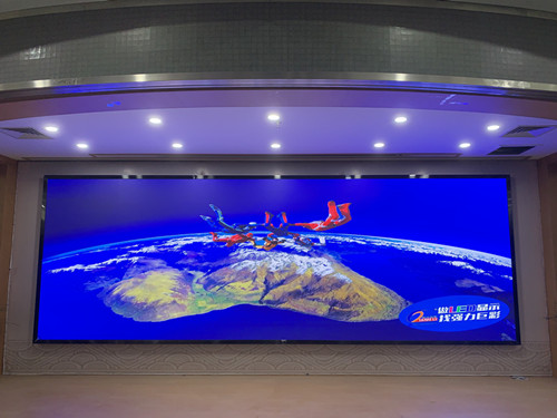 大型酒店和大型超市選擇室內(nèi)LED顯示屏應(yīng)該注意事項(xiàng)如下